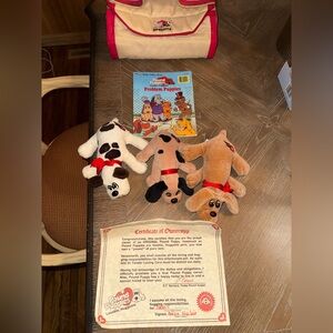 Lot Vnt 1986 Pound Puppies Newborn Carrying case & 3  Pups/certificate/book